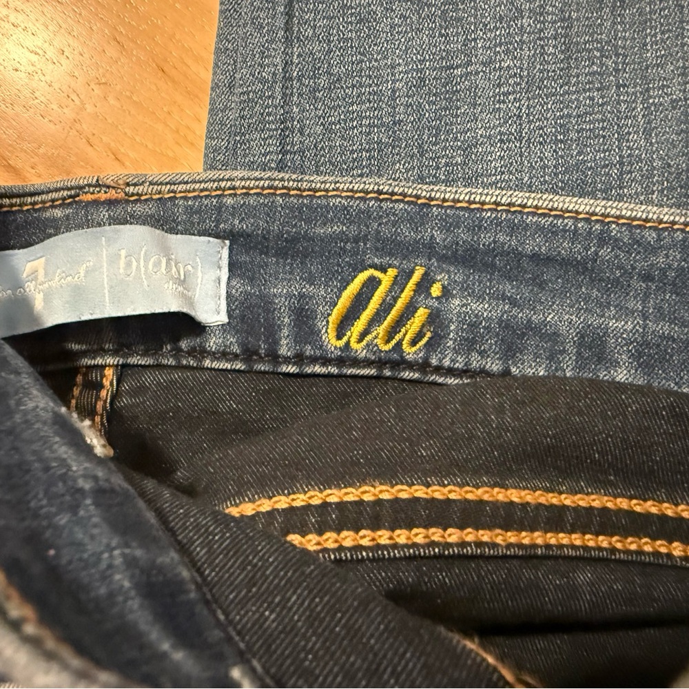 7 For All Mankind Jeans - Like New - Picture 3 of 4